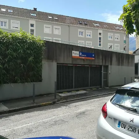 Petit Coin De Verdure Au Coeur De Grenoble-avec Parking *